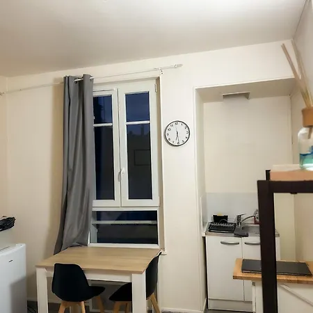Tk 4 Centre Apartment *